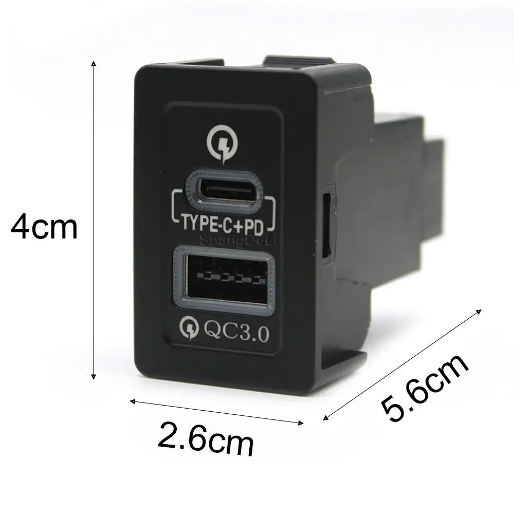Cargador Auto Rápido USB-C PD + USB-A Socket Interfaz para Suzuki SX4/Swift/Vitara/Alto/Ciaz/Splash