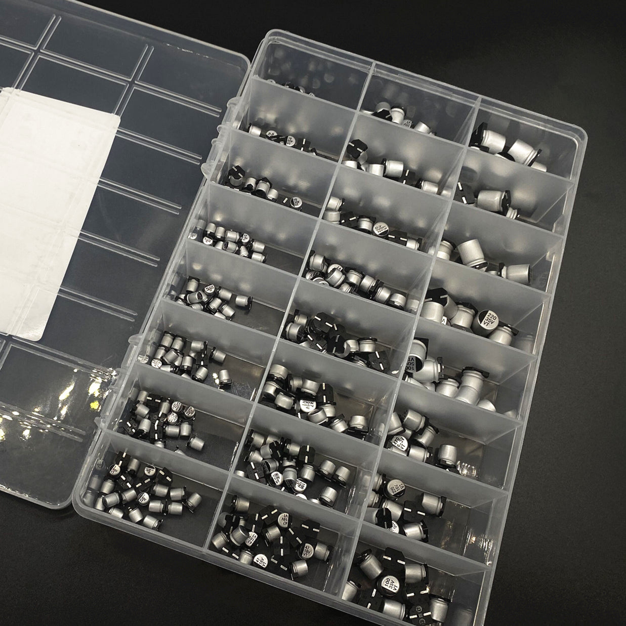 Kit Surtido Capacitor Electrolítico Aluminio SMD (1uF-1000uF, 24 Valores) - Pack 400 Piezas