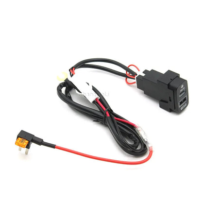 Cargador Auto Rápido USB-C PD + USB-A Socket Interfaz para Mitsubishi Outlander/Lancer/Pajero/ASX/V73/V93/V97
