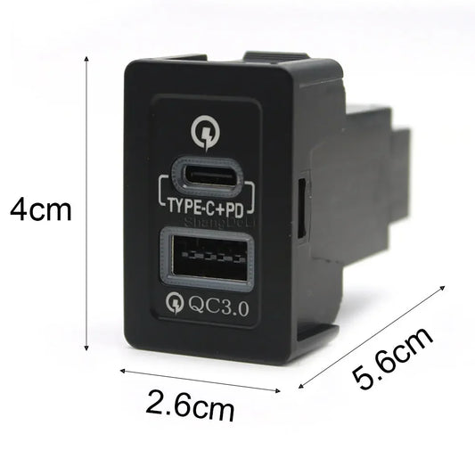 Cargador Auto Rápido USB-C PD + USB-A Socket Interfaz para Suzuki SX4/Swift/Vitara/Alto/Ciaz/Splash