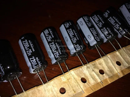 Capacitor Electrolítico Nichicon VY 2200uF 25V 12.5x25mm 105°C - Lote 10 Piezas